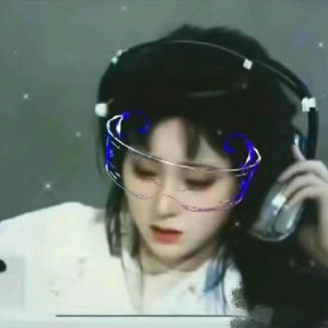 海南裸休美女撒尿露脸视频
